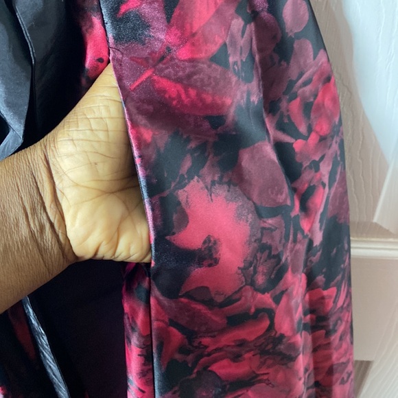 Women’s Floral Black and Red Dress Special Event Size 16 Dress Barn Side Pockets - Picture 7 of 8